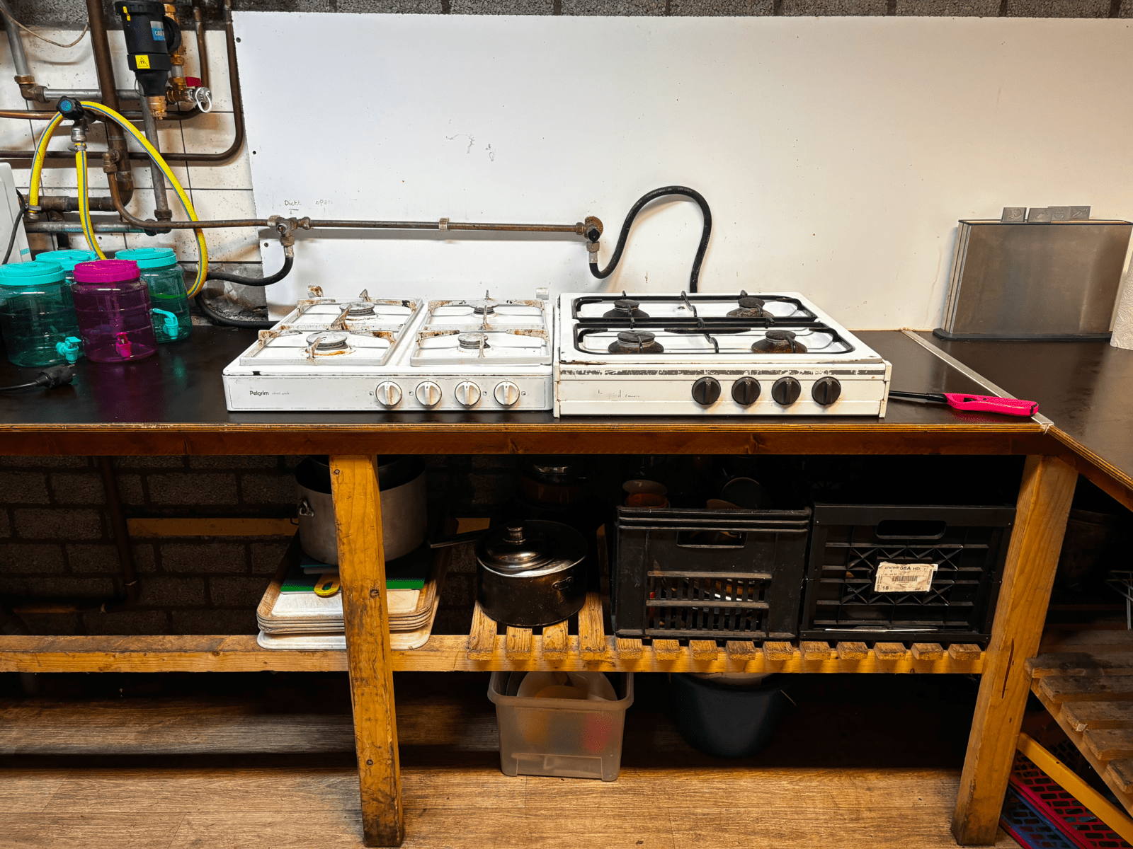 Blokhut keuken - Gasfornuis en kookfaciliteiten